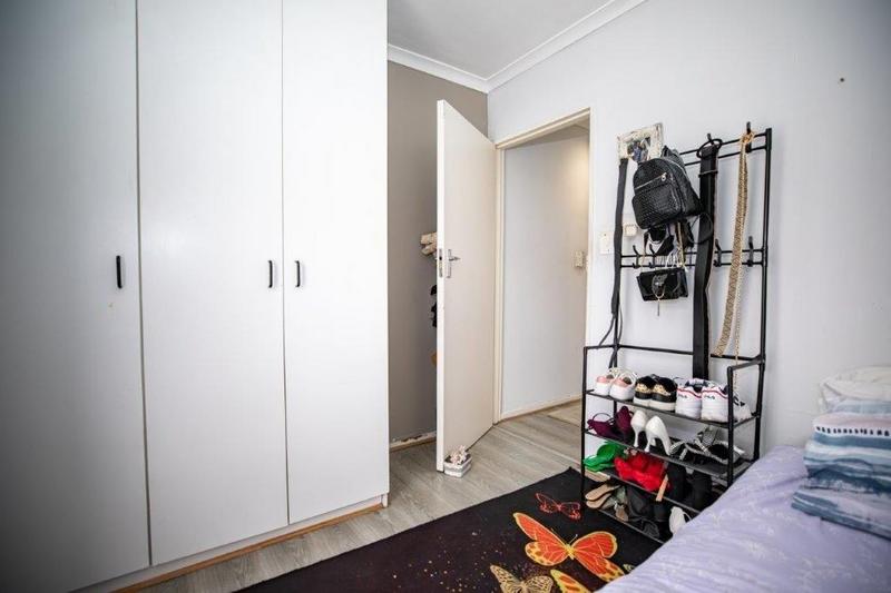 2 Bedroom Property for Sale in Oakglen Western Cape